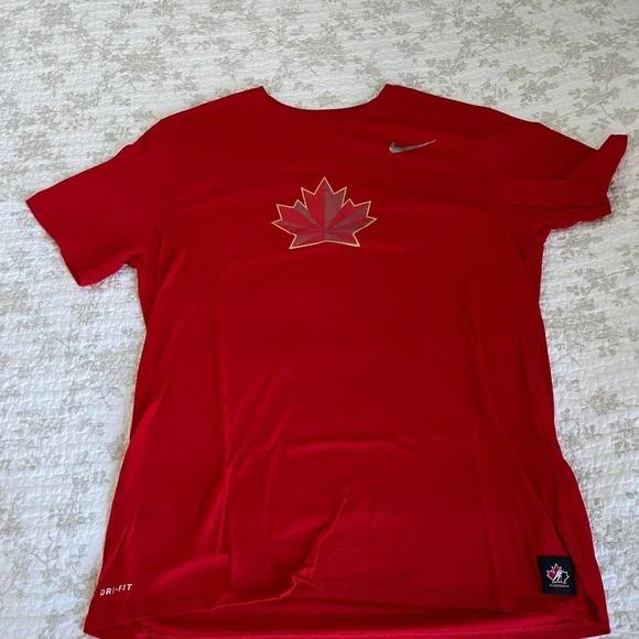 Nike hockey hotsell t shirt